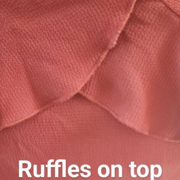 NWT CRAVE FAME Women's Rosewood Mauve Ruffle Cold Shoulder Top Size Medium - Picture 9 of 16